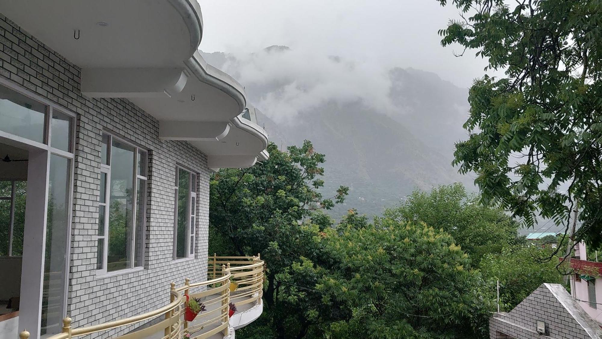 Gazing Moon Homestay Shamshi Εξωτερικό φωτογραφία